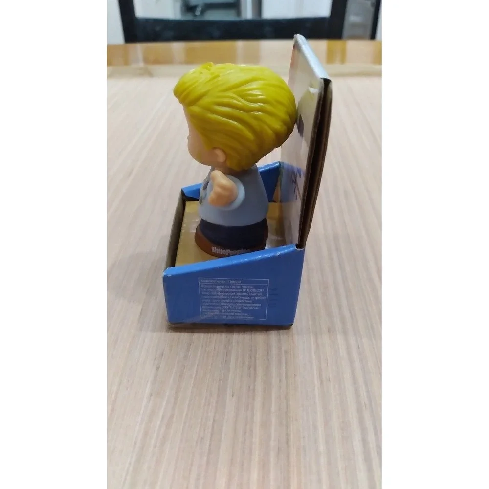 Fisher Price Little People Blonde Beard Male Dad Figure Sunglasses